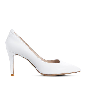 Pointy Toe Pumps in White